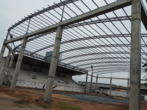 Stade municipal de Lomé : la toiture du terrain de handball bientôt achevée